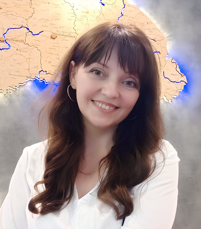 Олена Кунянська – професійний психолог-консультант з 17-річним досвідом роботи Obushna.pro.