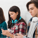 Покоління тривожності та самотність у світі постійного зв’язку